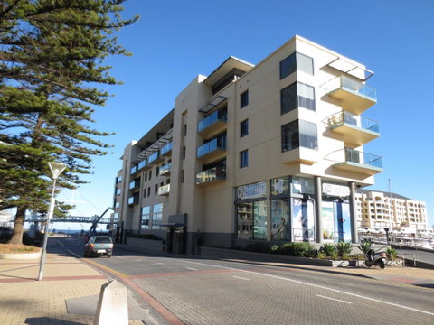 Lights Landing Apartments - Sunshine Coast Tourism 1