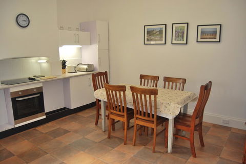 Jacaranda Cottage - Holiday Sunshine Coast 9