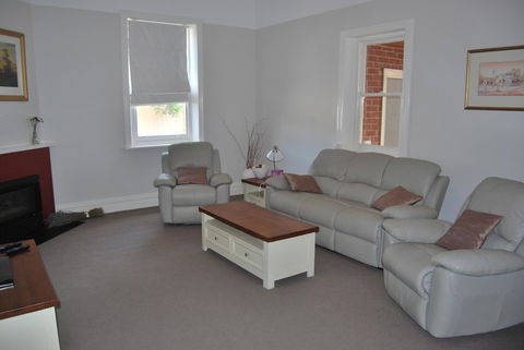 Jacaranda Cottage - Holiday Sunshine Coast 6