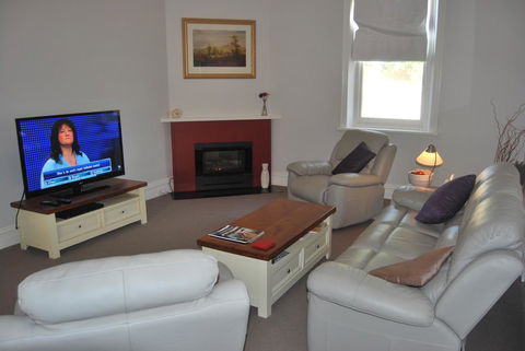 Jacaranda Cottage - Holiday Sunshine Coast 2