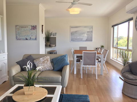 White Sands Holiday Retreat - Holiday Sunshine Coast 5