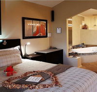 Romantic Getaways at Riverview Rise Retreats - Holiday Sunshine Coast