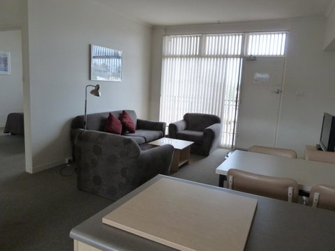 Glenelg Holiday Apartments - Corfu - Sunshine Coast Tourism 6