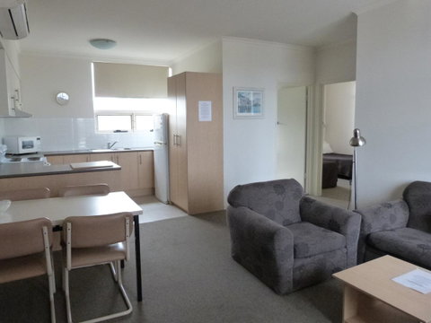 Glenelg Holiday Apartments - Corfu - Sunshine Coast Tourism 9