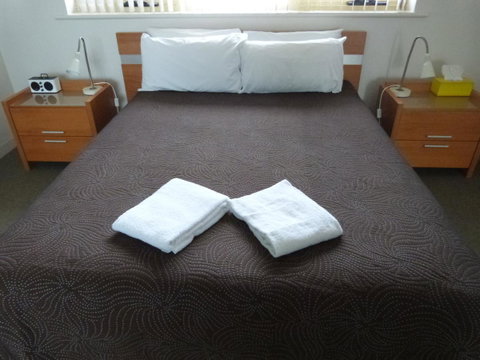 Glenelg Holiday Apartments - Corfu - Sunshine Coast Tourism 12