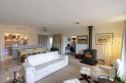 Angaston House - Sunshine Coast Tourism 2