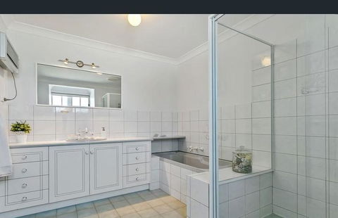 Angaston House - Sunshine Coast Tourism 14