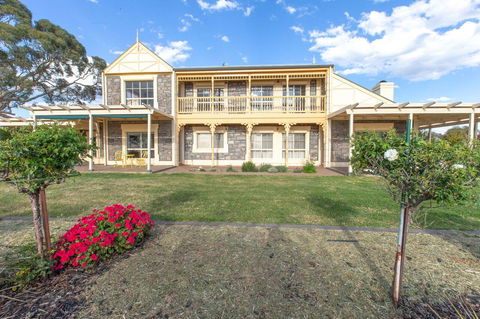 Angaston House - Sunshine Coast Tourism 24