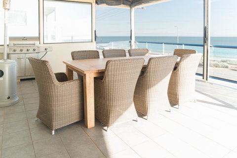 Seaview Sunset Holiday Apartments - Holiday Sunshine Coast 5