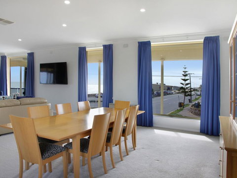 Seaview Sunset Holiday Apartments - Holiday Sunshine Coast 28
