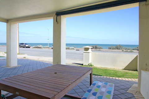 Seaview Sunset Holiday Apartments - Holiday Sunshine Coast 36