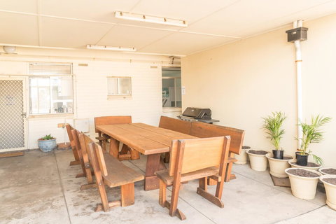 Seaview Sunset Holiday Apartments - Holiday Sunshine Coast 7