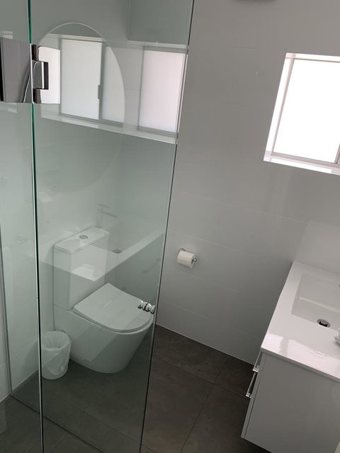 Seaview Sunset Holiday Apartments - Holiday Sunshine Coast 2