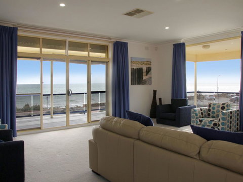 Seaview Sunset Holiday Apartments - Holiday Sunshine Coast 23