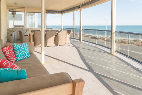 Seaview Sunset Holiday Apartments - Holiday Sunshine Coast 6