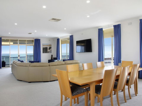 Seaview Sunset Holiday Apartments - Holiday Sunshine Coast 27