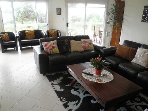 The Haven - Island Beach - Holiday Sunshine Coast 6