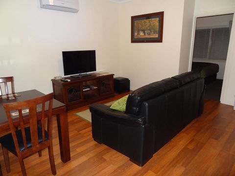Hahndorf Oak Tree Cottages - Sunshine Coast Tourism 5