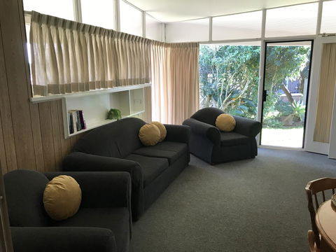 OCEAN BREEZE MOTEL - Sunshine Coast Tourism 12