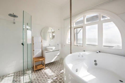 Seawall Apartments - Sunshine Coast Tourism 10