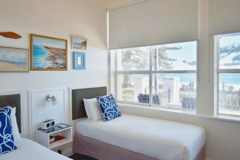 Seawall Apartments - Sunshine Coast Tourism 11