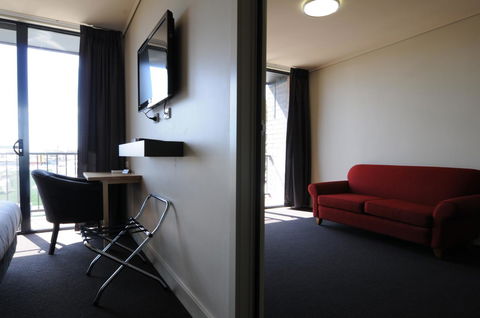 Mansfield Park Hotel - Sunshine Coast Tourism 2