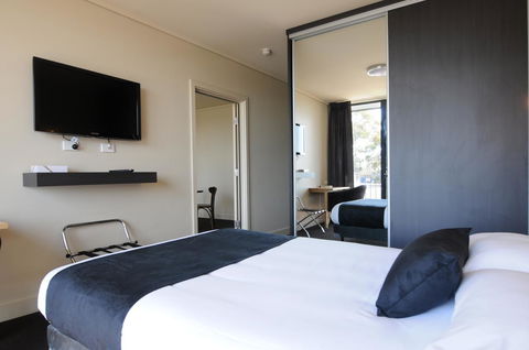 Mansfield Park Hotel - Sunshine Coast Tourism 1