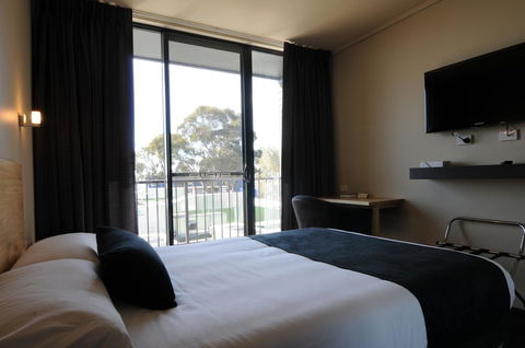 Mansfield Park Hotel - Sunshine Coast Tourism 7