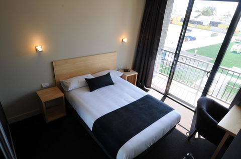Mansfield Park Hotel - Sunshine Coast Tourism 12
