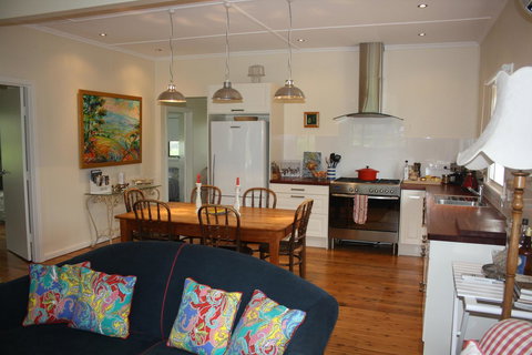 Rabbiters Hut - Sunshine Coast Tourism 3