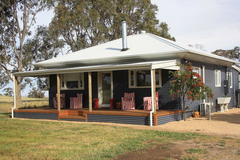 Rabbiters Hut - Sunshine Coast Tourism 0