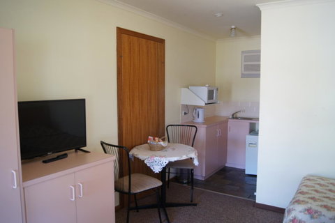 Milang Lakes Motel - Sunshine Coast Tourism 11
