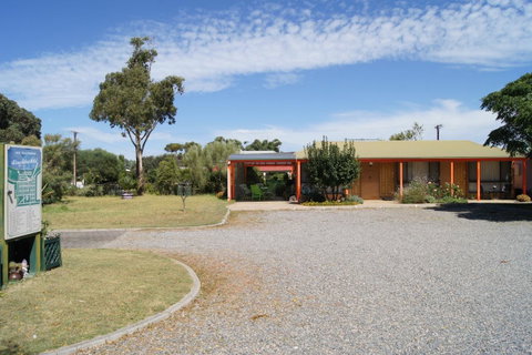 Milang Lakes Motel - Sunshine Coast Tourism 7