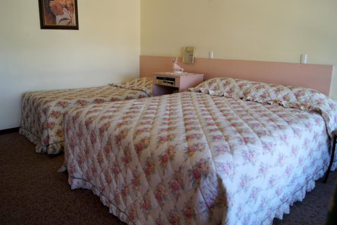 Milang Lakes Motel - Sunshine Coast Tourism 9