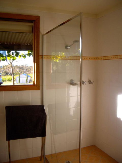 STUDIO ECHUNGA Adelaide Hills - Sunshine Coast Tourism 14