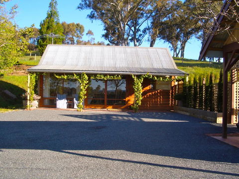 STUDIO ECHUNGA Adelaide Hills - Sunshine Coast Tourism 16