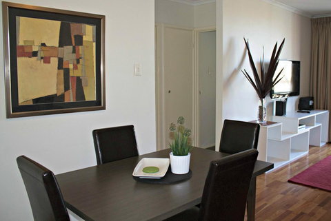 Adelaide DressCircle Apartments - Archer Street - Holiday Sunshine Coast 23