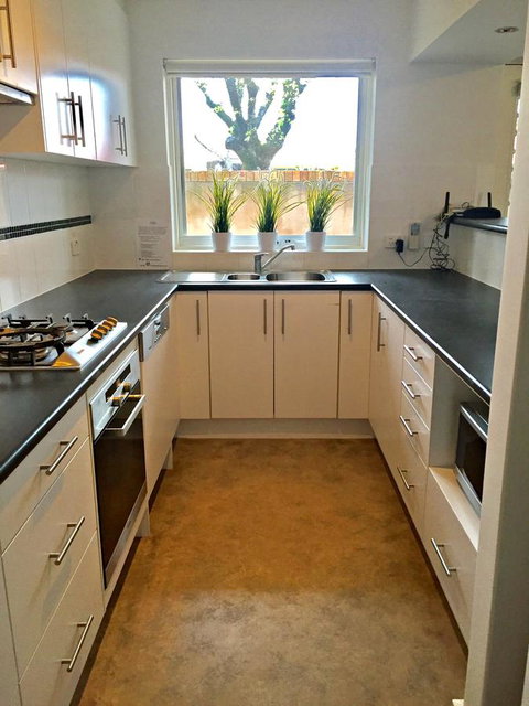 Adelaide DressCircle Apartments - Archer Street - Holiday Sunshine Coast 27