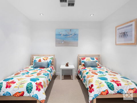 Breeze Beachfront Apartment - Holiday Sunshine Coast 28