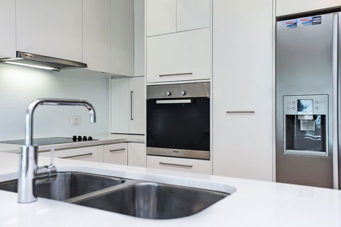 Breeze Beachfront Apartment - Holiday Sunshine Coast 8