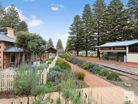 Breeze Beachfront Apartment - Holiday Sunshine Coast 35