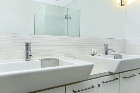 Breeze Beachfront Apartment - Holiday Sunshine Coast 16