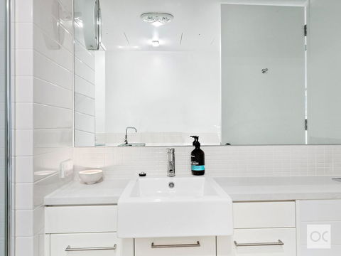 Breeze Beachfront Apartment - Holiday Sunshine Coast 36