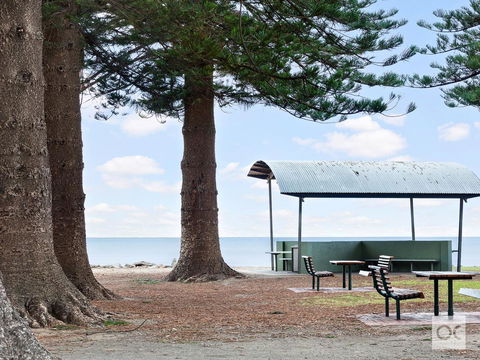 Breeze Beachfront Apartment - Holiday Sunshine Coast 21