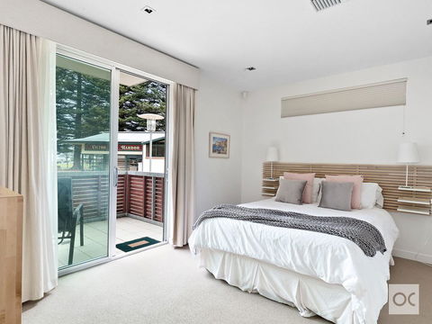 Breeze Beachfront Apartment - Holiday Sunshine Coast 29