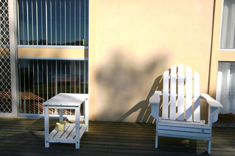 Lake Edge Apartments - Holiday Sunshine Coast 8