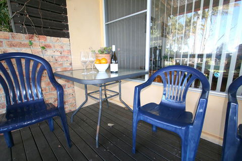 Lake Edge Apartments - Holiday Sunshine Coast 12