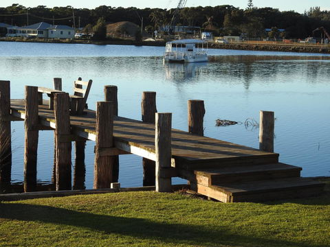 Lake Edge Apartments - Holiday Sunshine Coast 21