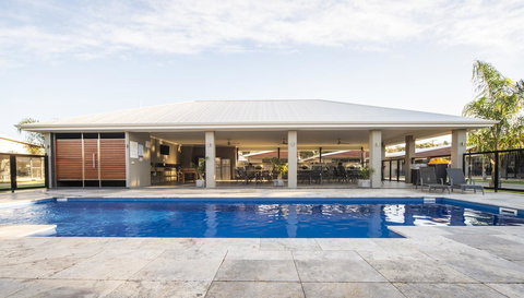 Paringa Resort - Holiday Sunshine Coast 1