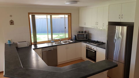 Aldinga Beach Overnighter Or Getaway Home - Sunshine Coast Tourism 31